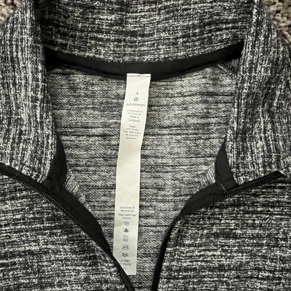 Lululemon 1/4 Zip - Picture 4 of 5